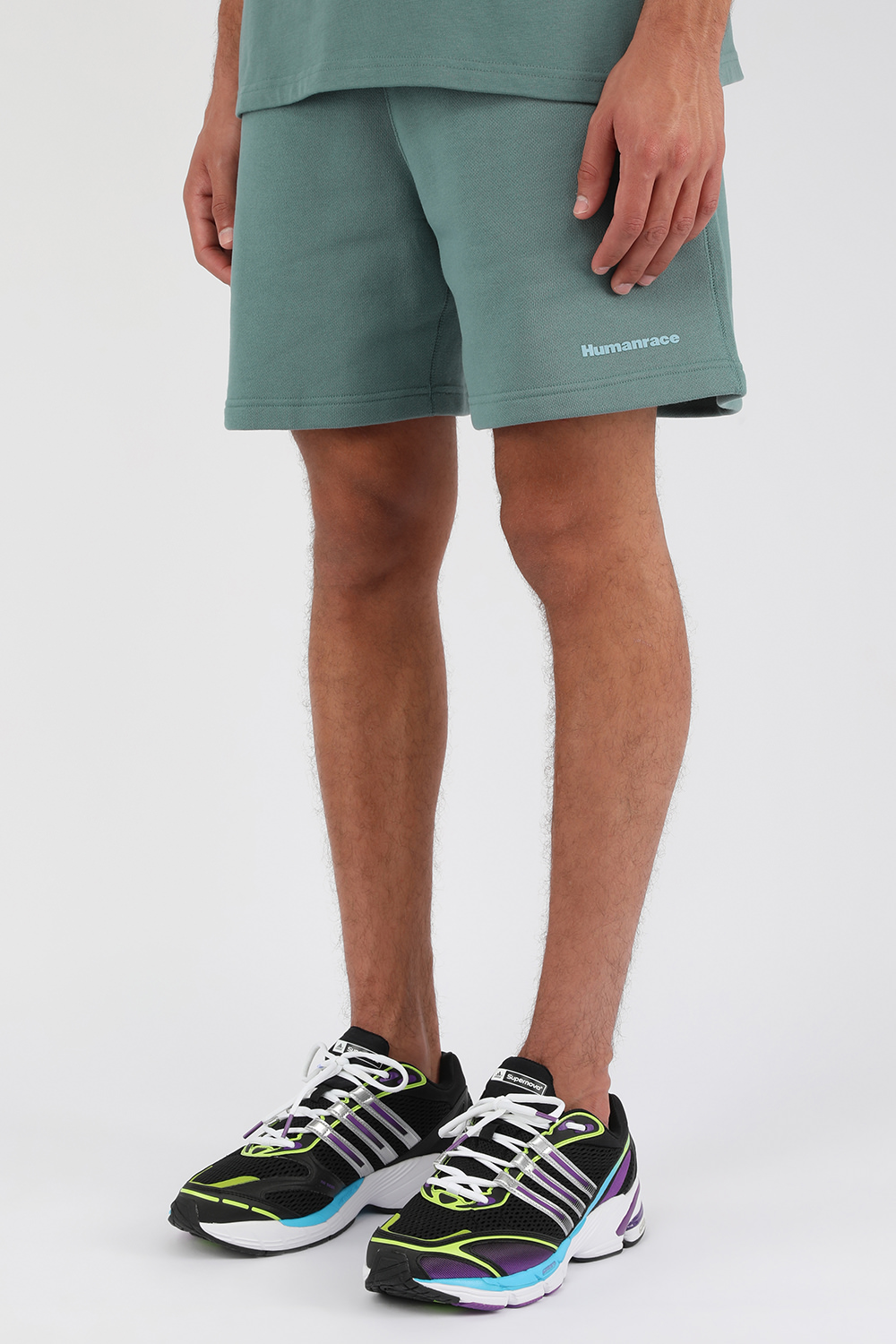 תמונת כל הלוק של נעלי ספורט סופרנובה